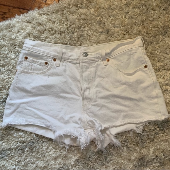 Levi’s 501 White Distressed High Rise Button Short - Picture 4 of 8